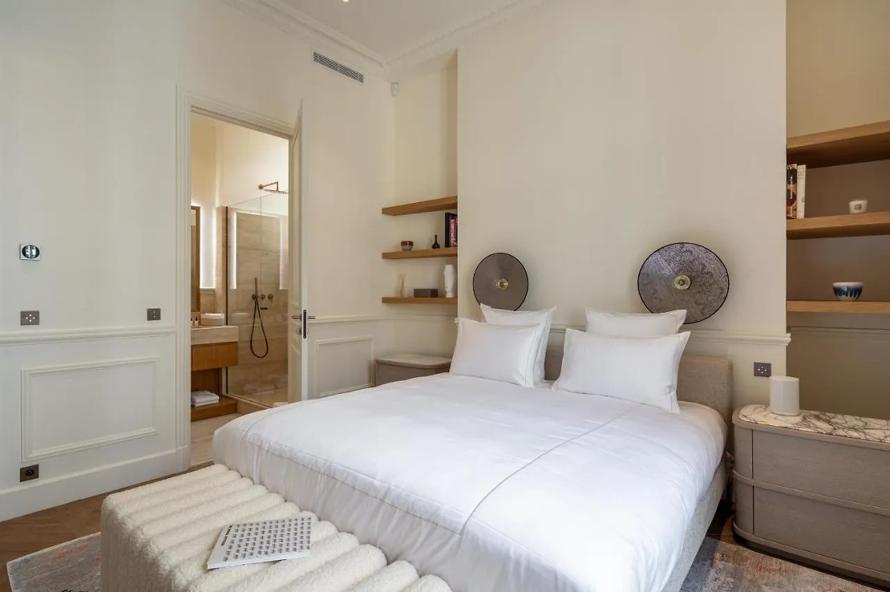 Appartement Avenue Montaigne - Paris Champs Elysees