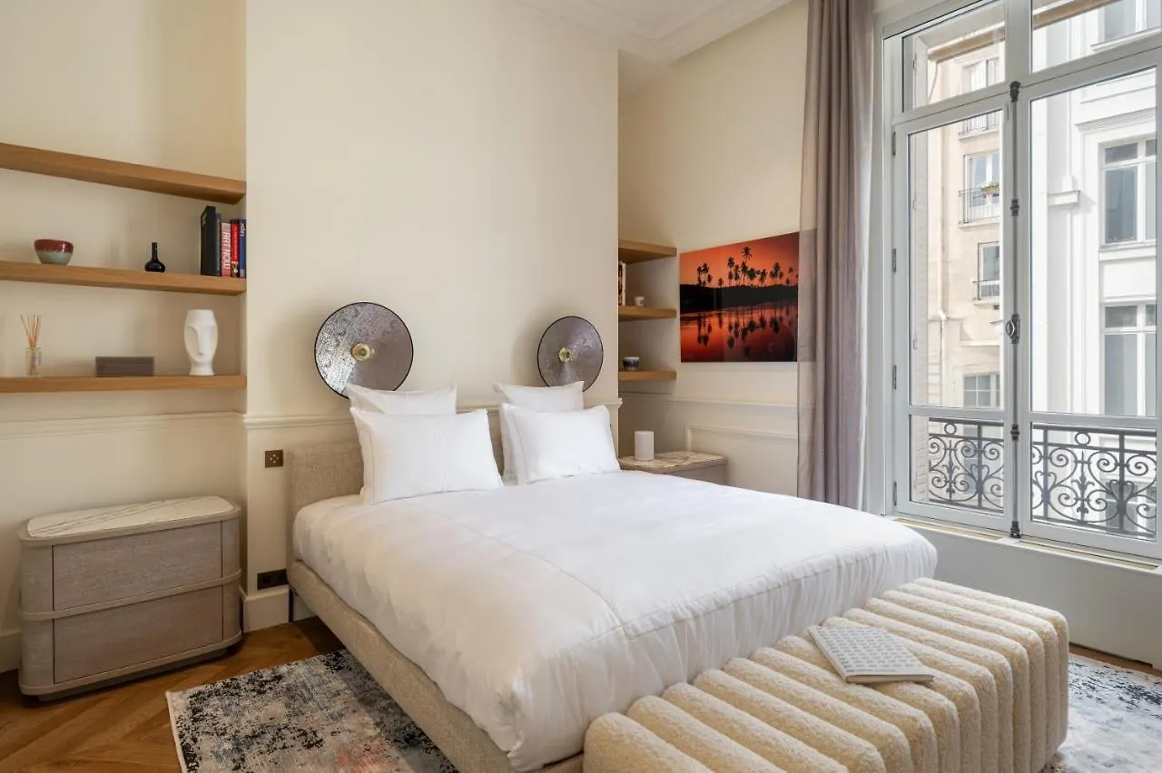 Apartment Appartement Avenue Montaigne - Paris Champs Elysees