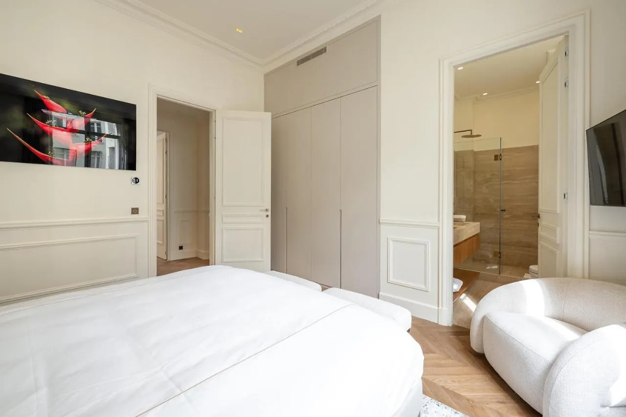 Apartment Appartement Avenue Montaigne - Paris Champs Elysees France