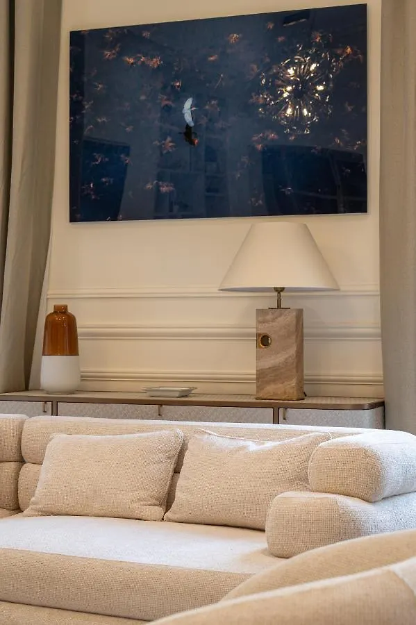 Appartement Avenue Montaigne - Paris Champs Elysees
