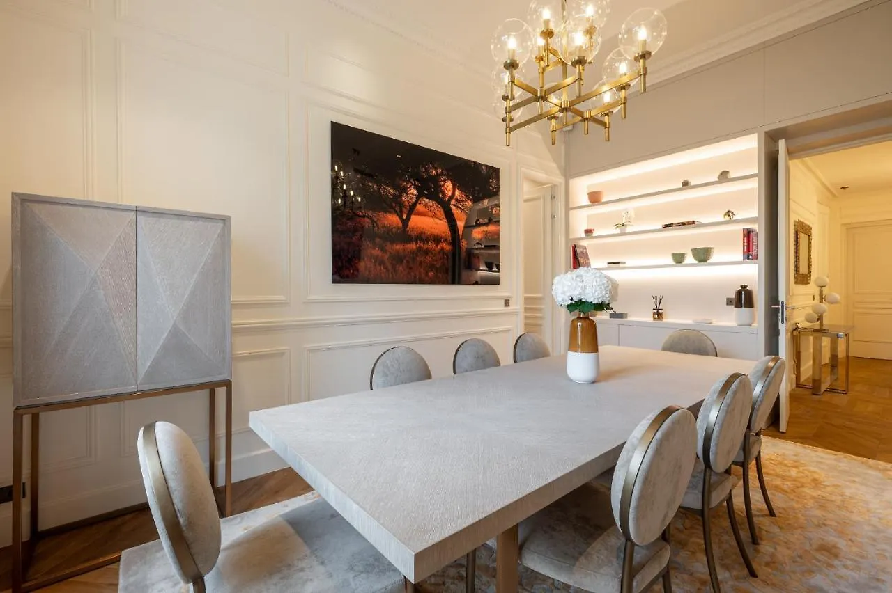 Apartment Appartement Avenue Montaigne - Paris Champs Elysees