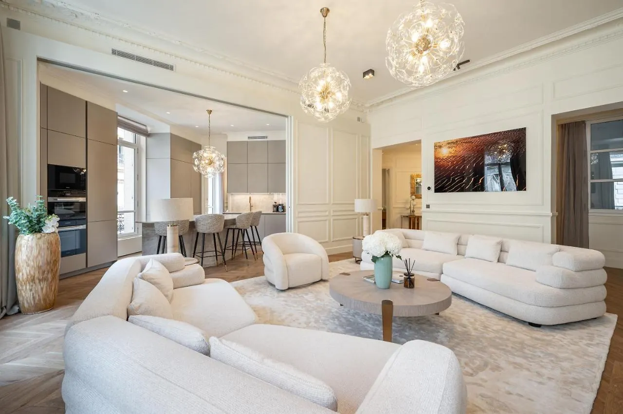 Appartement Avenue Montaigne - Paris Champs Elysees
