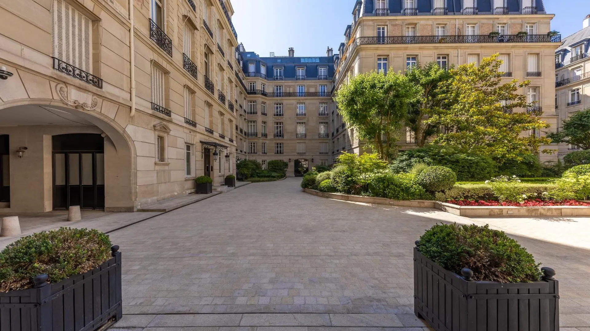 Appartement Avenue Montaigne - Paris Champs Elysees France