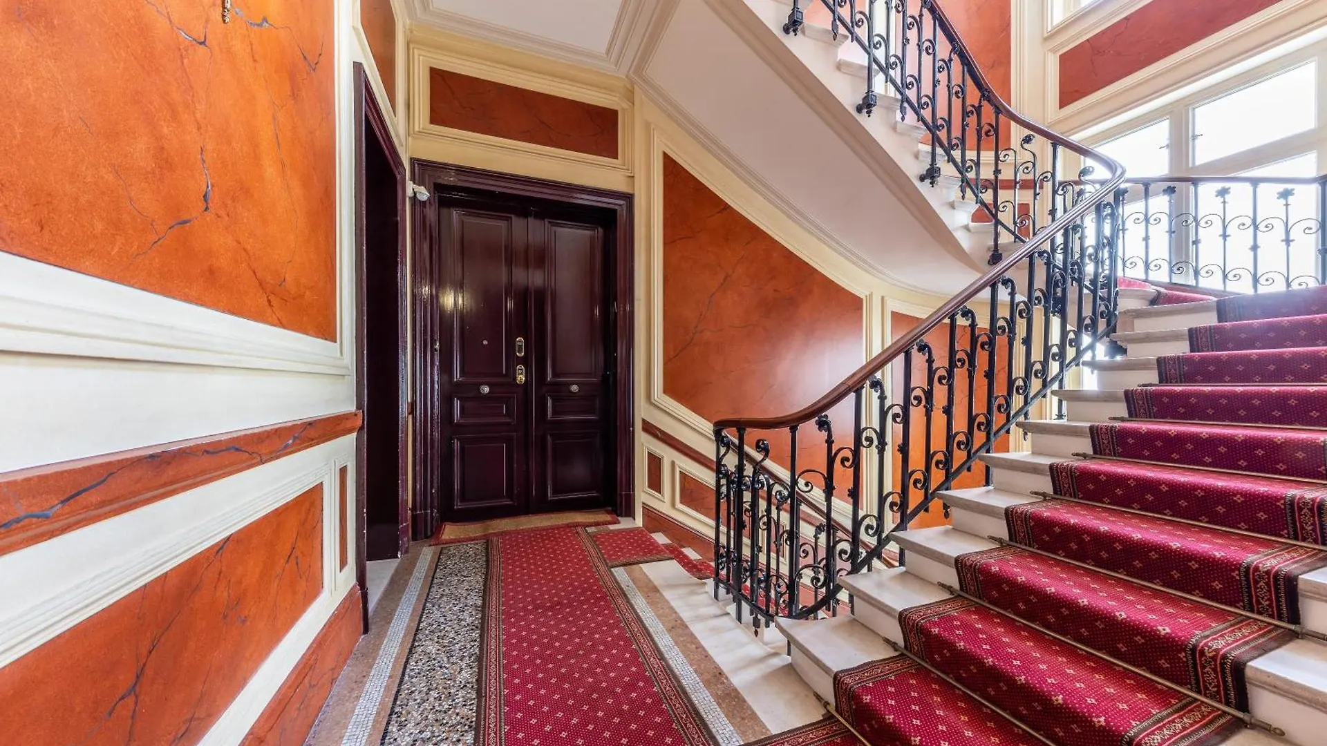 Appartement Avenue Montaigne - Paris Champs Elysees Apartment