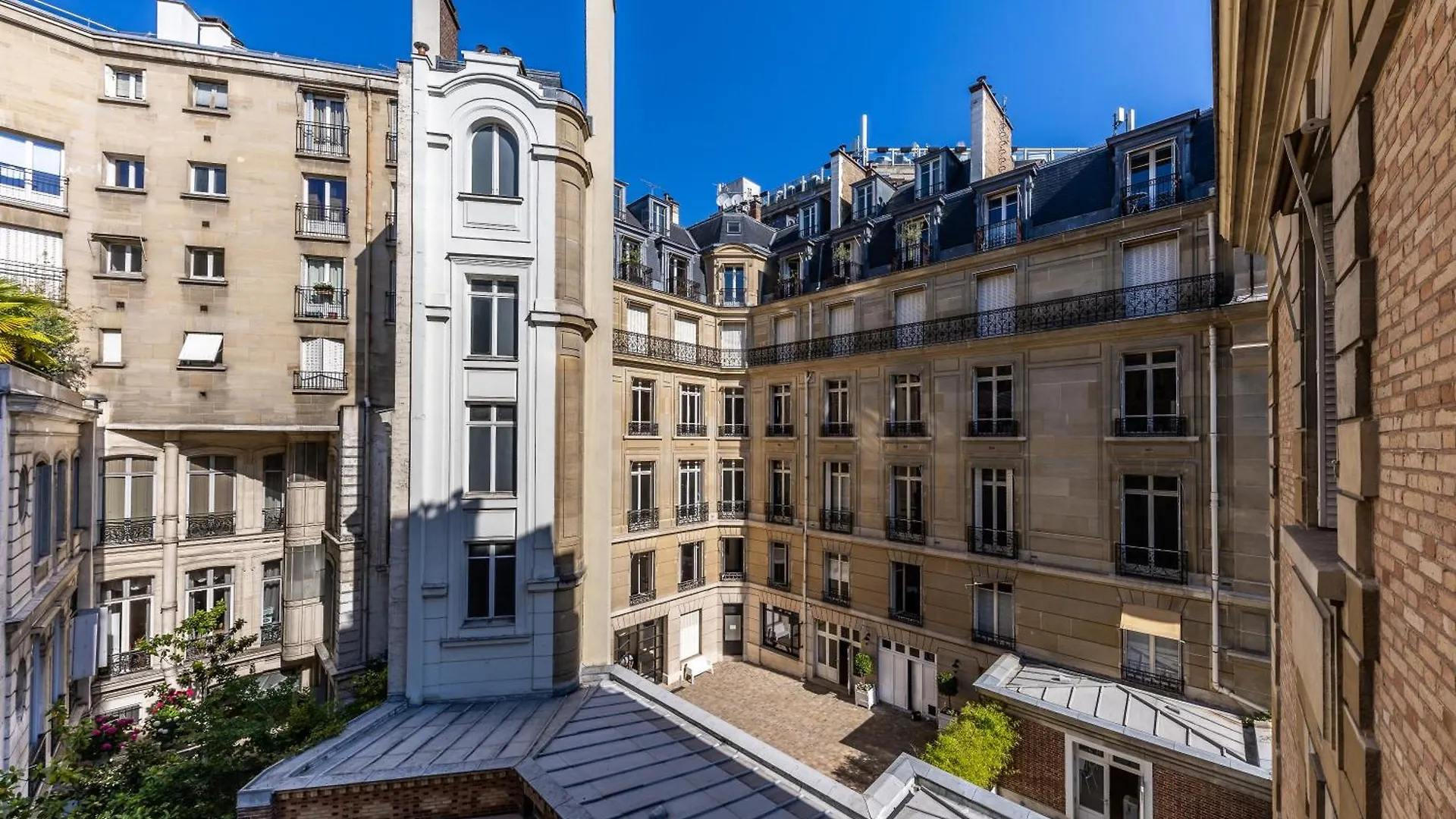 Appartement Avenue Montaigne - Paris Champs Elysees France