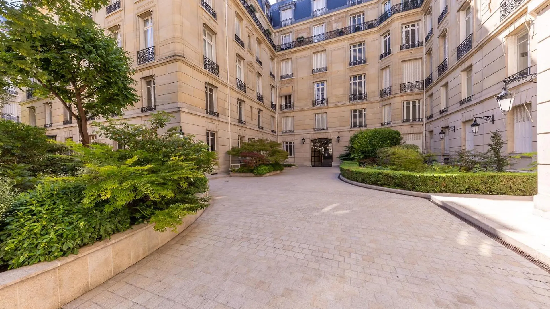 Apartment Appartement Avenue Montaigne - Paris Champs Elysees France