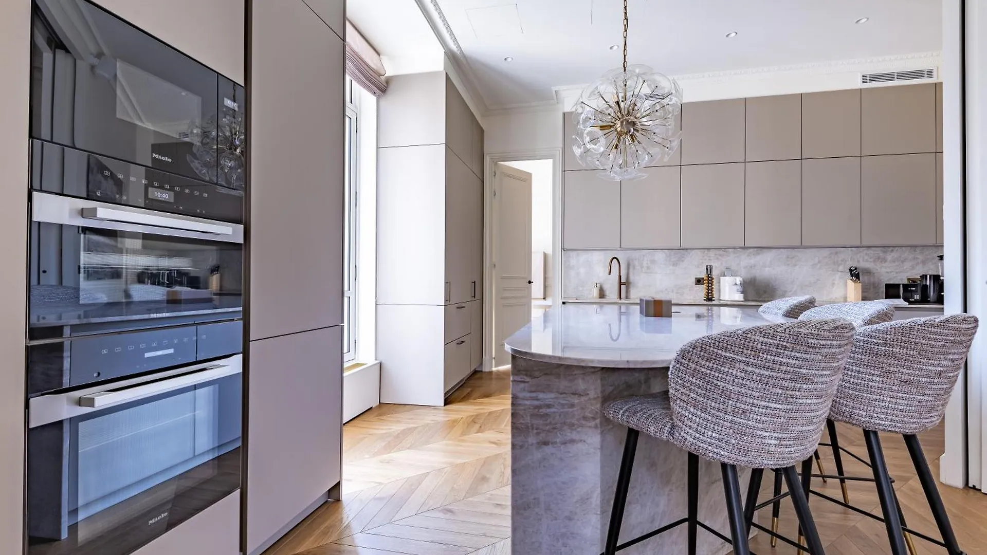 Appartement Avenue Montaigne - Paris Champs Elysees 0*,  France