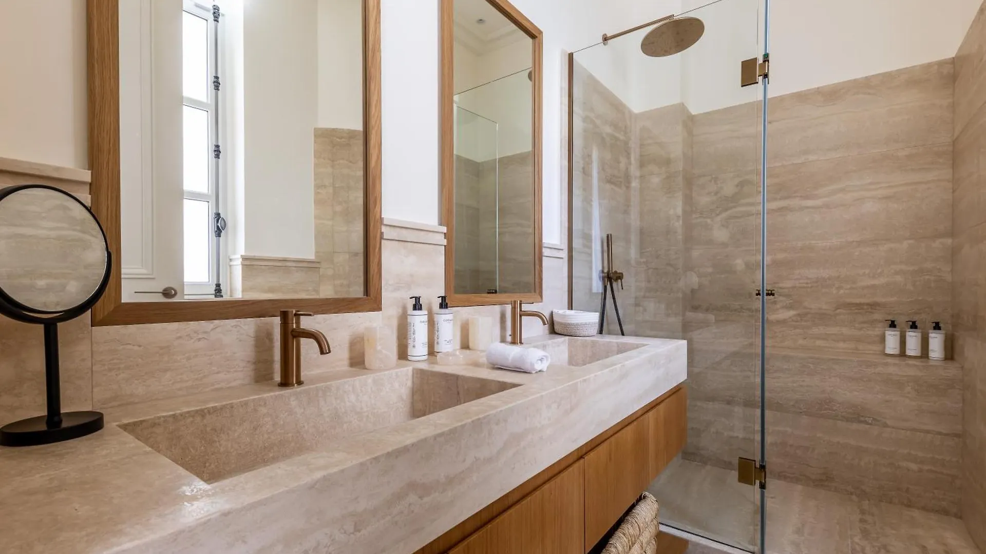 Appartement Avenue Montaigne - Paris Champs Elysees Apartment
