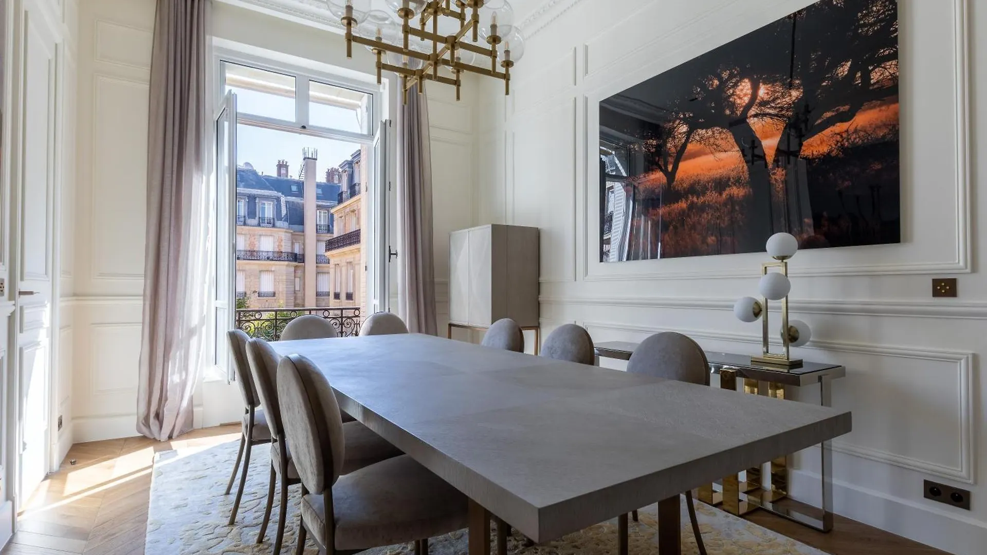 Appartement Avenue Montaigne - Paris Champs Elysees Apartment