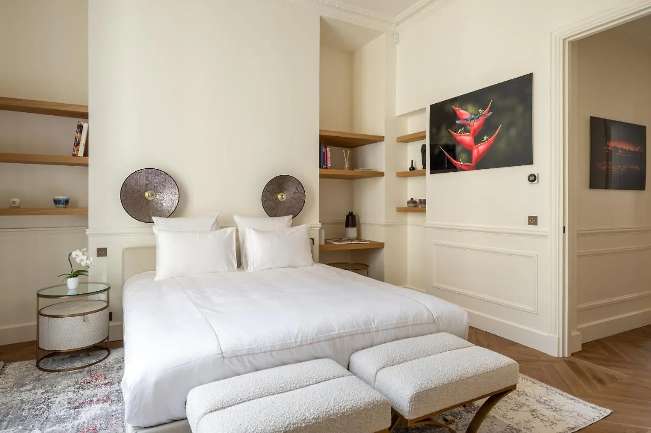 Appartement Avenue Montaigne - Paris Champs Elysees